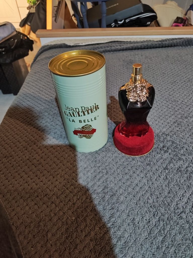 Sprzedam nowy orginalny perfum