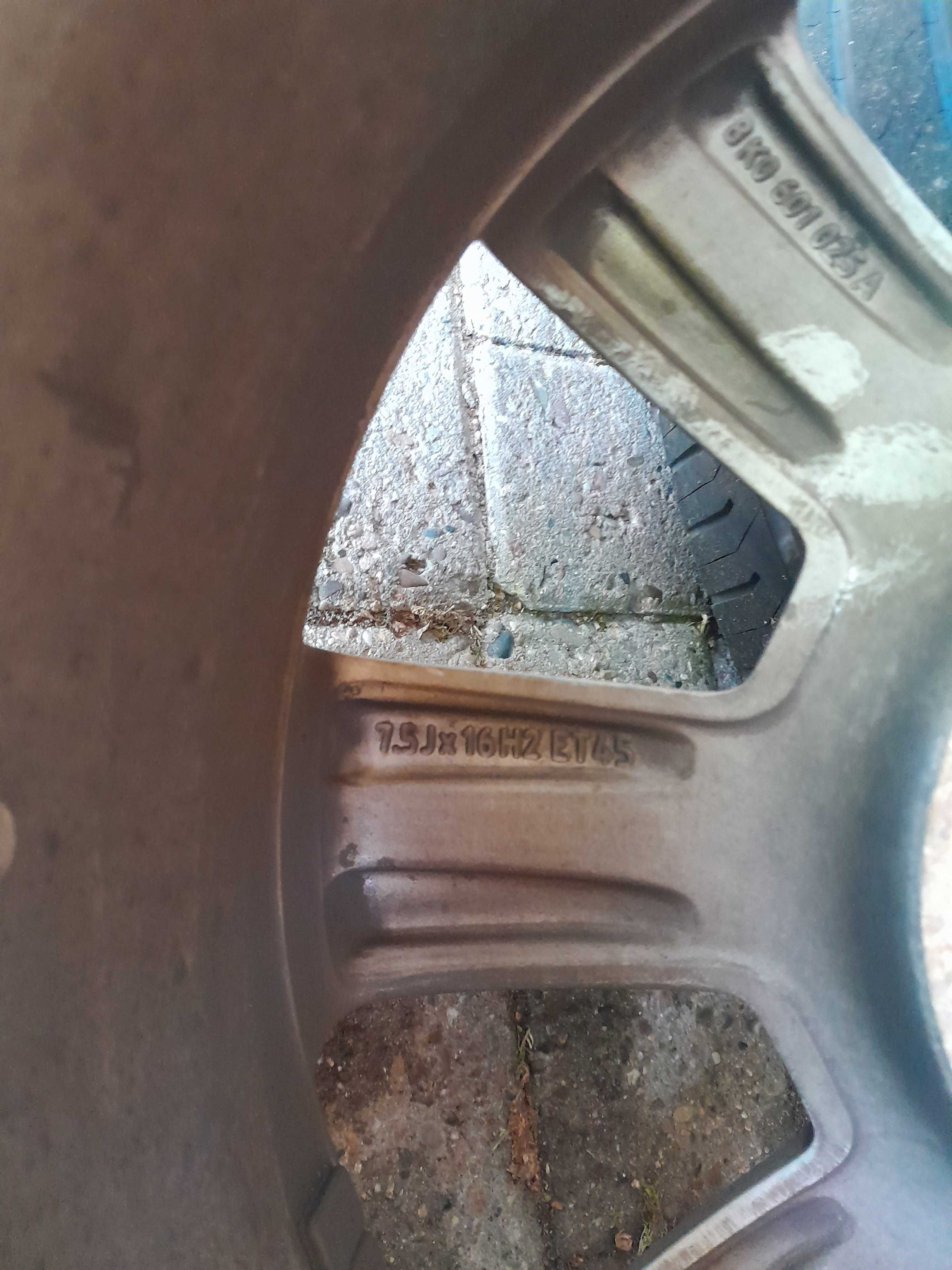 Audi a4 b8 orginalne alufelgi R16