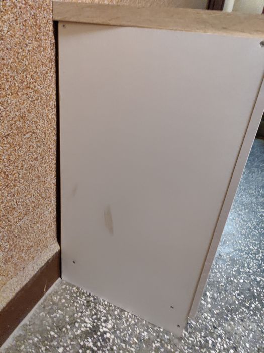 Biała szafka i blat