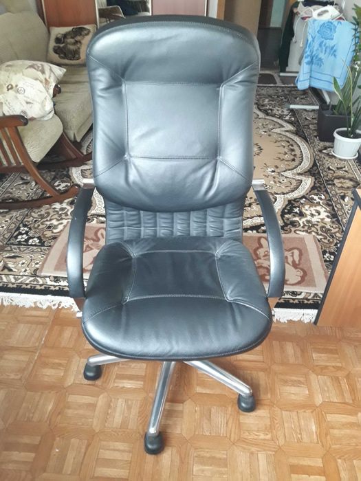 Продам офисное кресло
