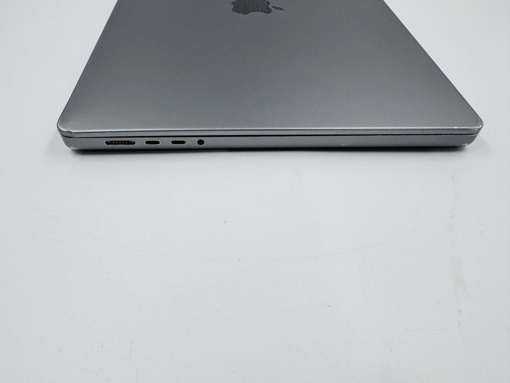 Macbook Pro 16 2021 M1 Max 64GB RAM 1TB SSD IL5820