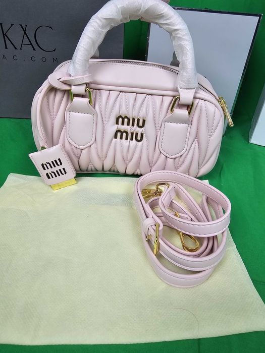 Torebka damska Miu Miu torba biznesowa rozowa pelne logowanie kuferek