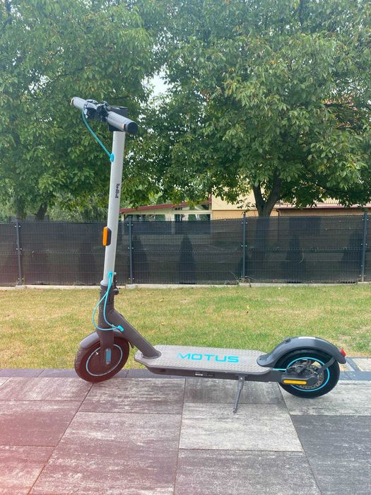 Hulajnoga elektryczna Motus Scooty 10