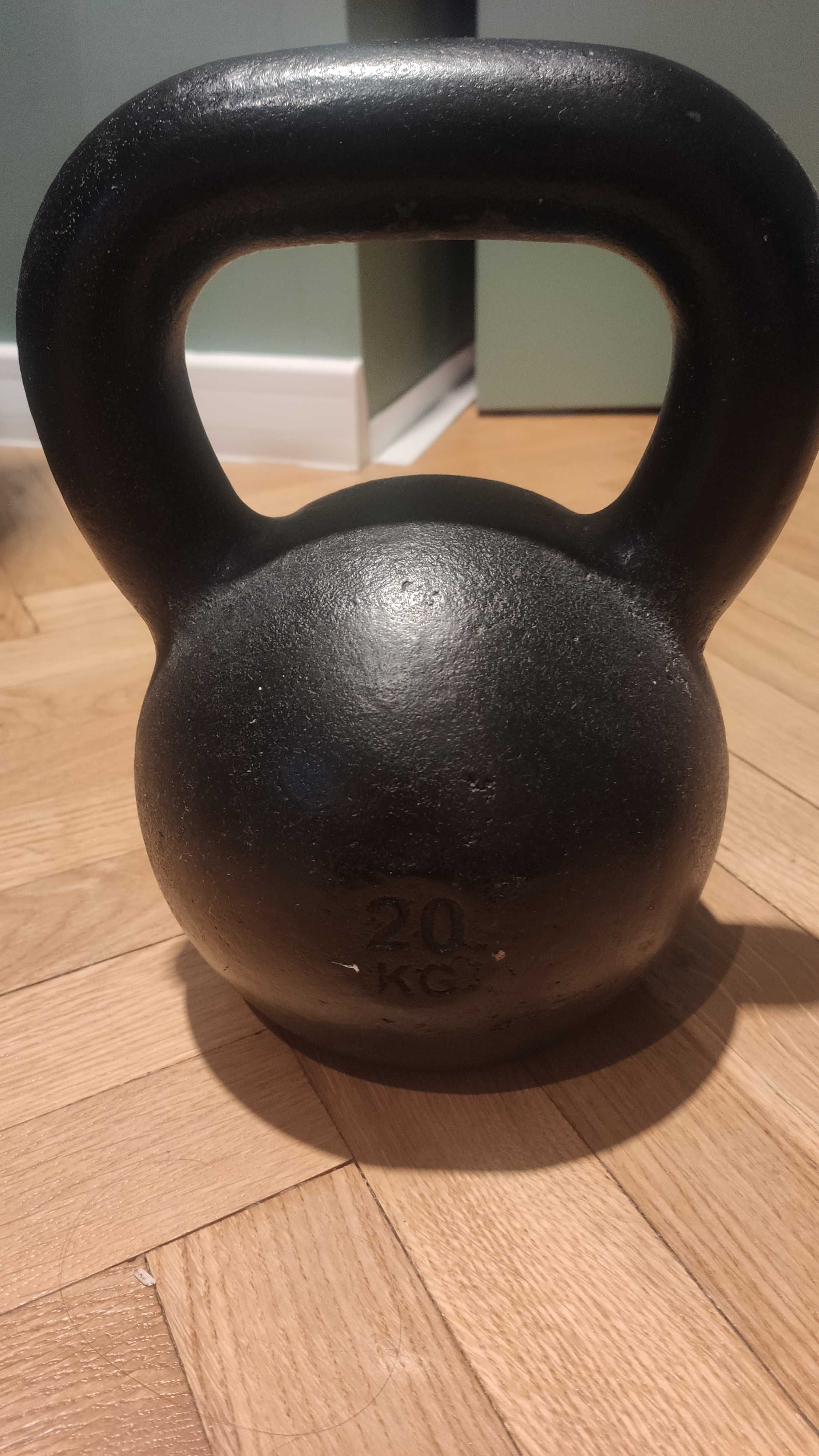 Kettlebell żeliwny odważnik kulowy CKB 20kg