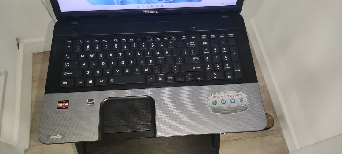 Toshiba satelitarne C875D windows 11 dysk ssd