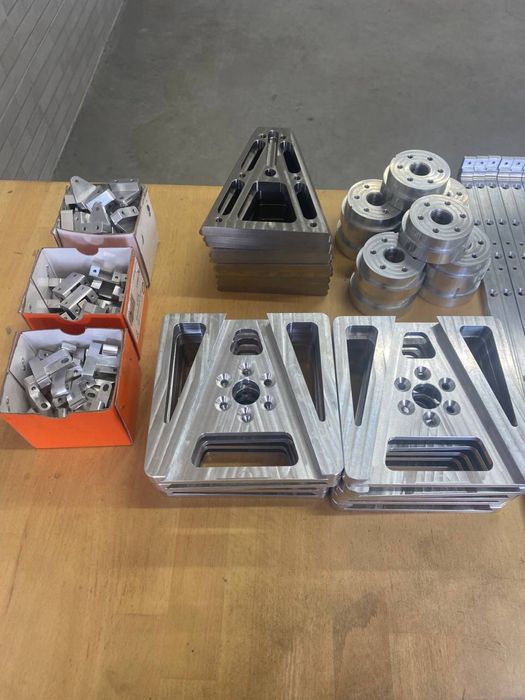 Фрезерні та токарні роботи на чпу верстатах