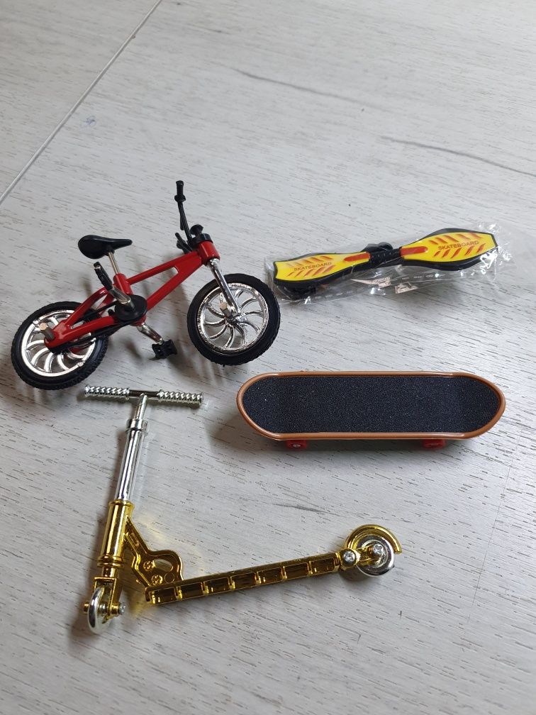 Mini zestaw zabawek na palce 1:18 Fintertip deskorolka rower hulajnoga
