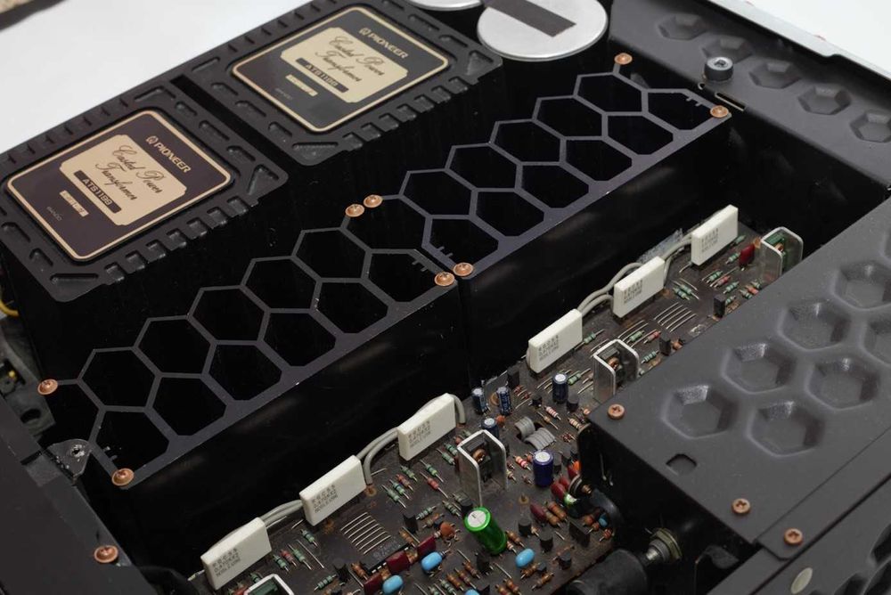 Усилитель Pioneer A-858. Reference Amplifier