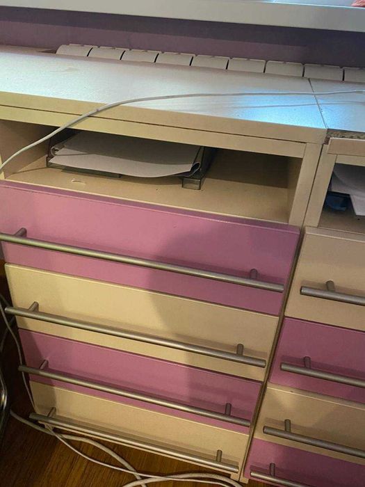 дитяча стінка, стіл, ліжко, книжкова шафа