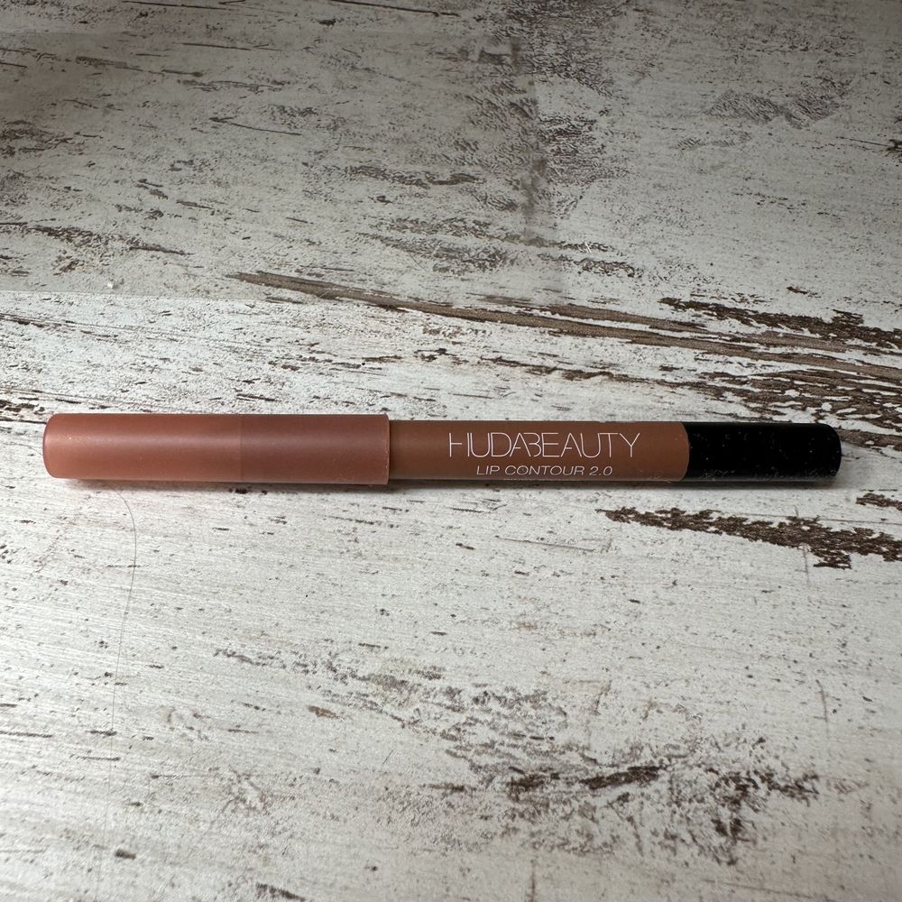 Huda Beauty lip liner pinky brown konturówka pinky brown