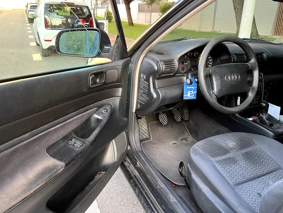 Audi A4 1.9 TDI carrinha Verde em bom estado