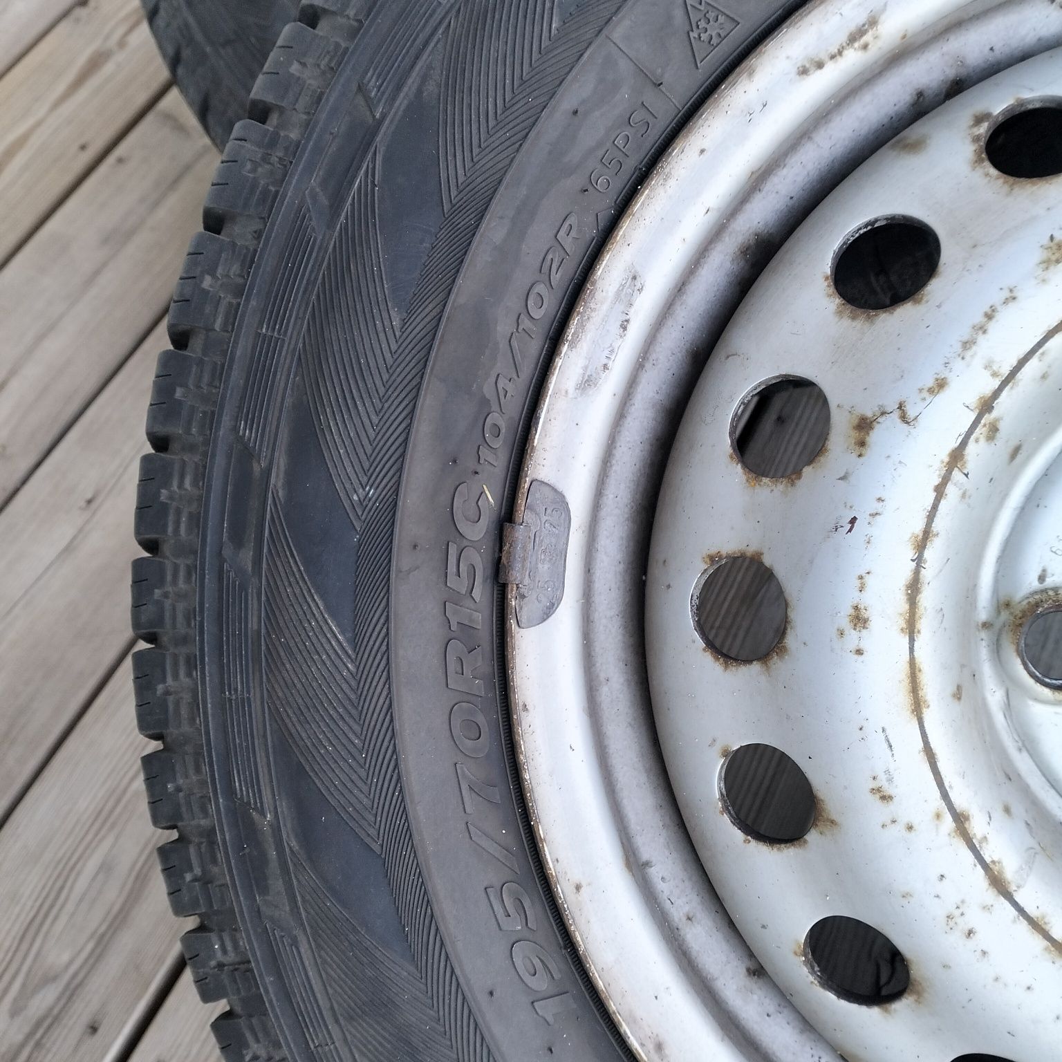 Opona z felgą HankooK Winter RW06 195/70/R15C Kraków
