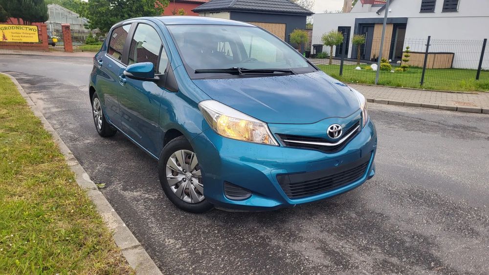 Toyota Yaris Sprowadzona serwis nawigacja piekna
