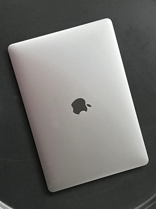Apple MacBook Pro 13’ i7 16GB RAM 512GB SsD M.2 Touch Bar/ID
