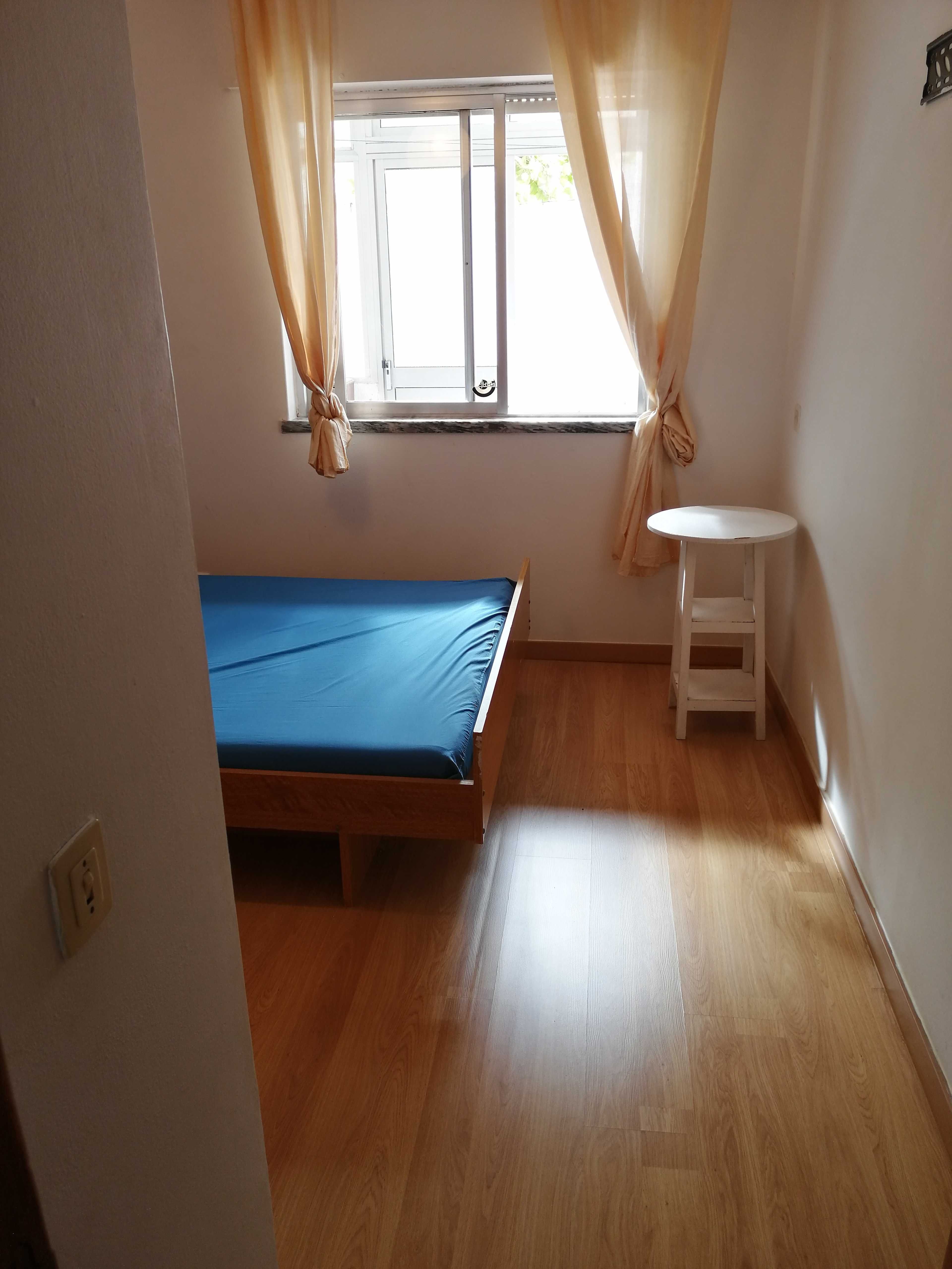 Quarto para alugar a docente ES Tavira