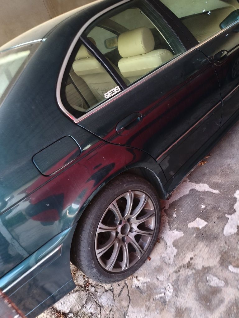 Vendo BMW 523 i. , e 39