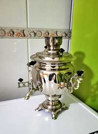 Samovar novo de latão