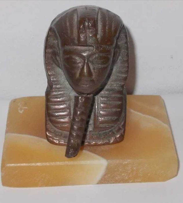 Stara Egipska figurka - 100 % mosiądz na marmurze