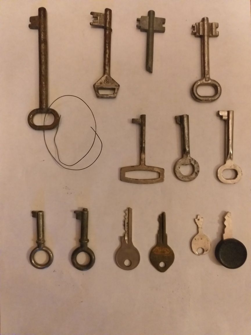 Ключи, разные заготовки для ключей