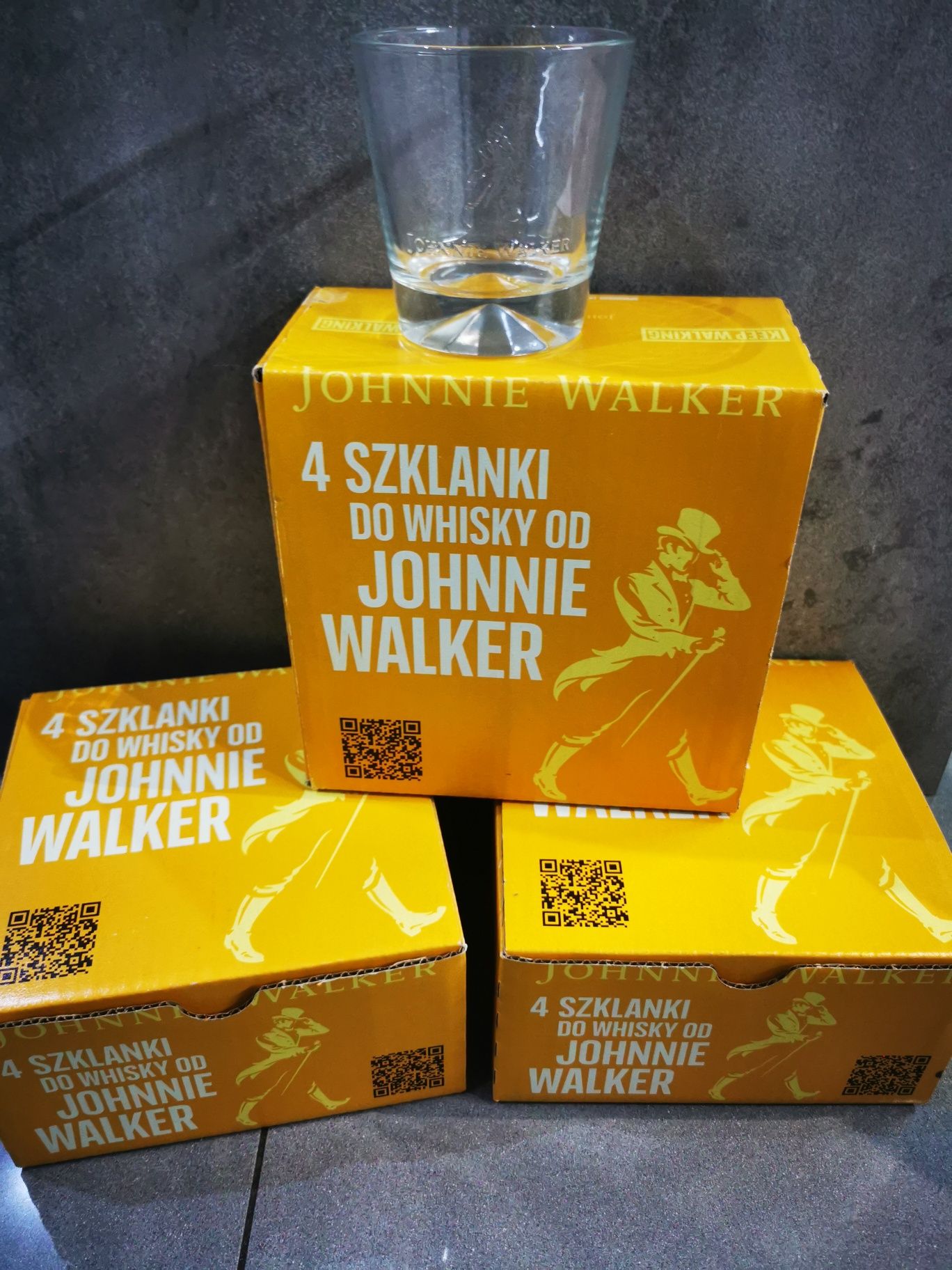 4 szklanki Johnnie Walker Whisky