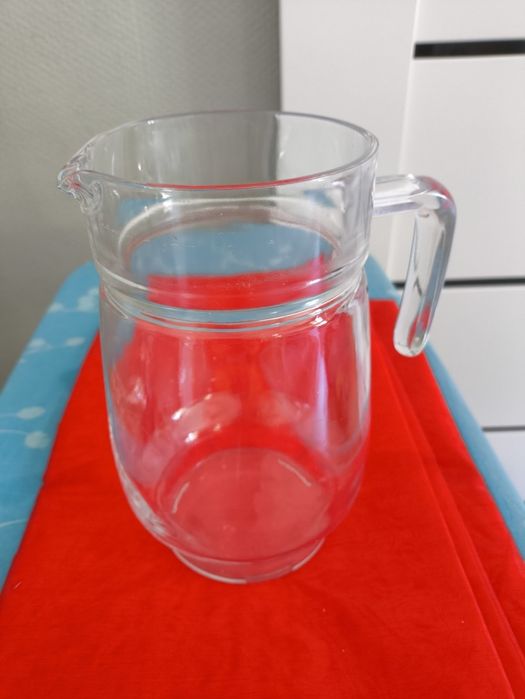 Dzbanek szklany do soków i napojów