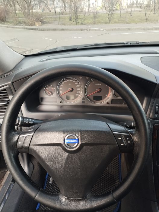 Автомобіль Volvo