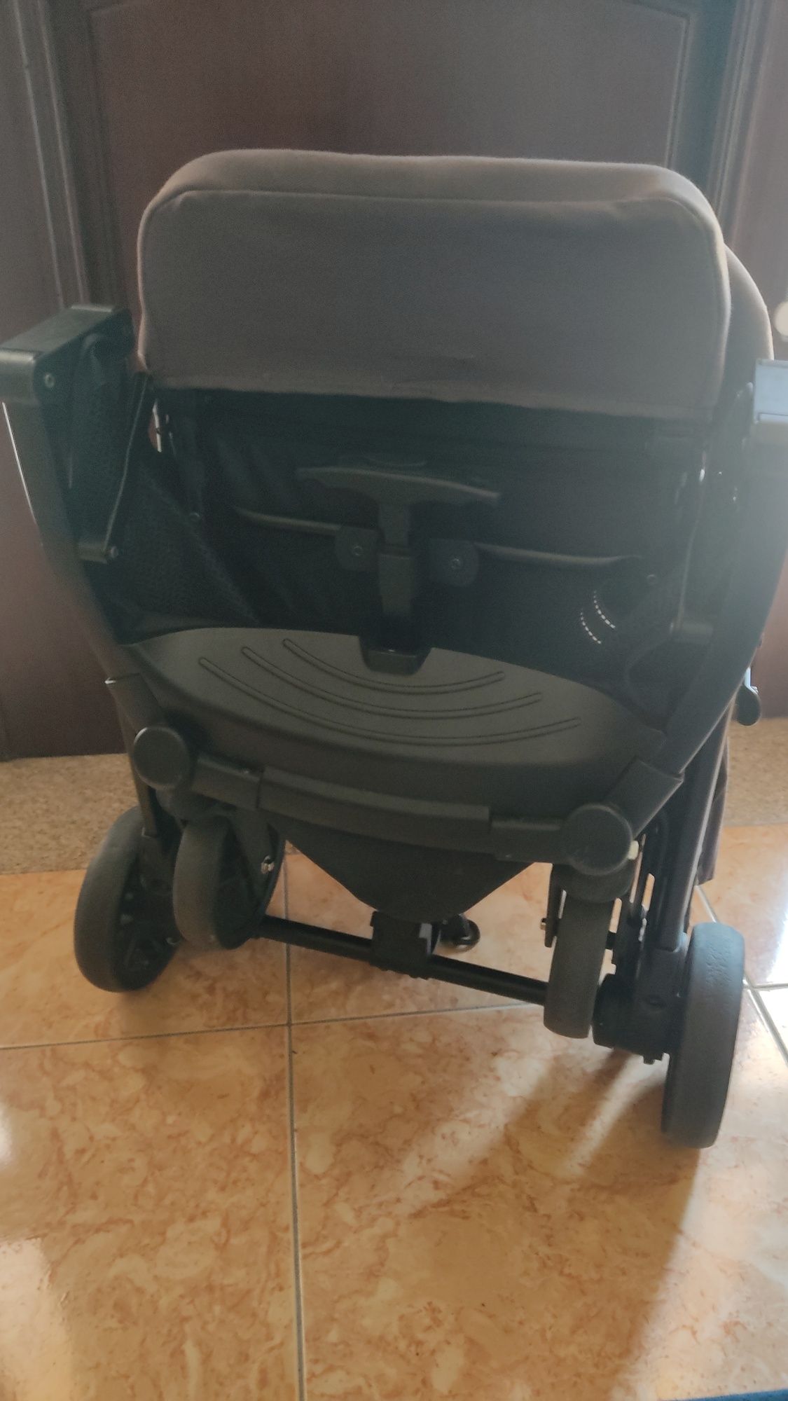 Carrinho de bebé Asalvo Kubic