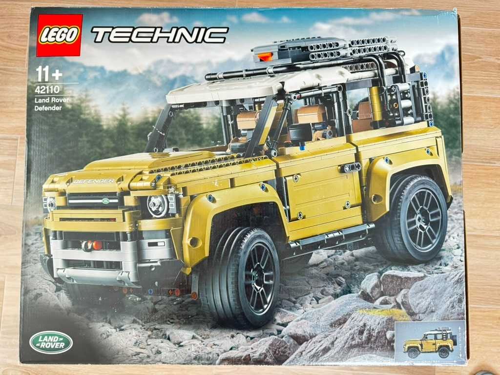 LEGO Technic Land Rover Defender 42110