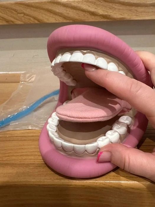 Model szczęki pacynka typu Jambo