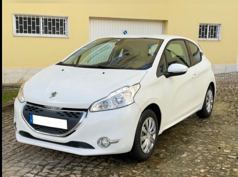 Peugeot 208 1.4Hdi caixa automática (151 mil)