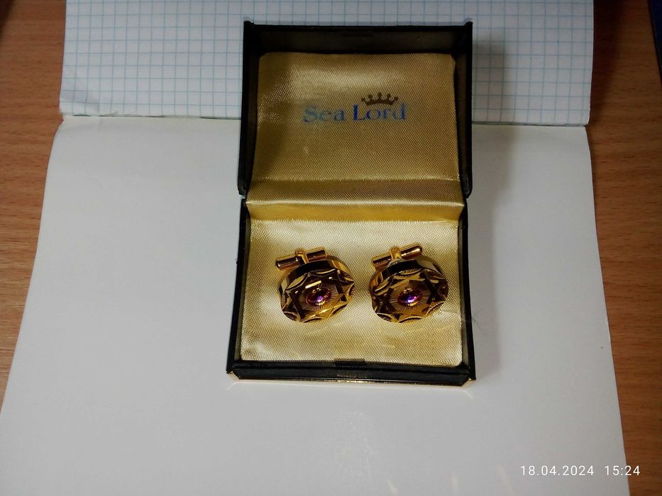 Продам запонки манжетные позолоченные