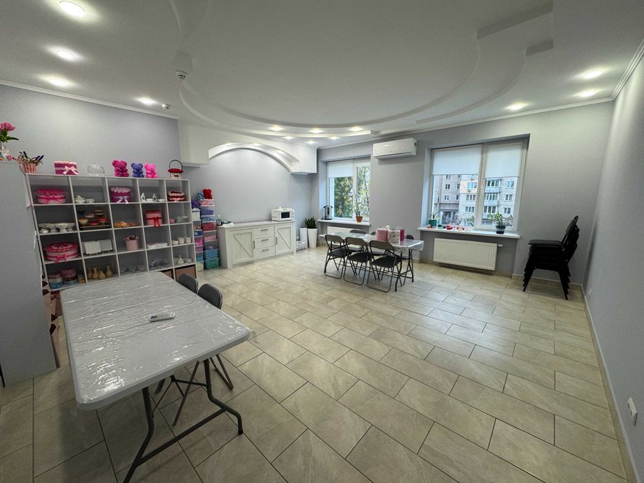 Офісне приміщення в центрі міста по вул. Небесної Сотні