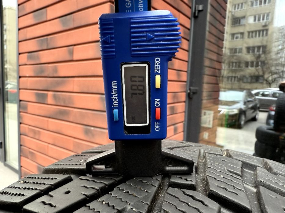 Roadstone Winguard 215/60/R17 Зима 4шт 7.80мм протектор