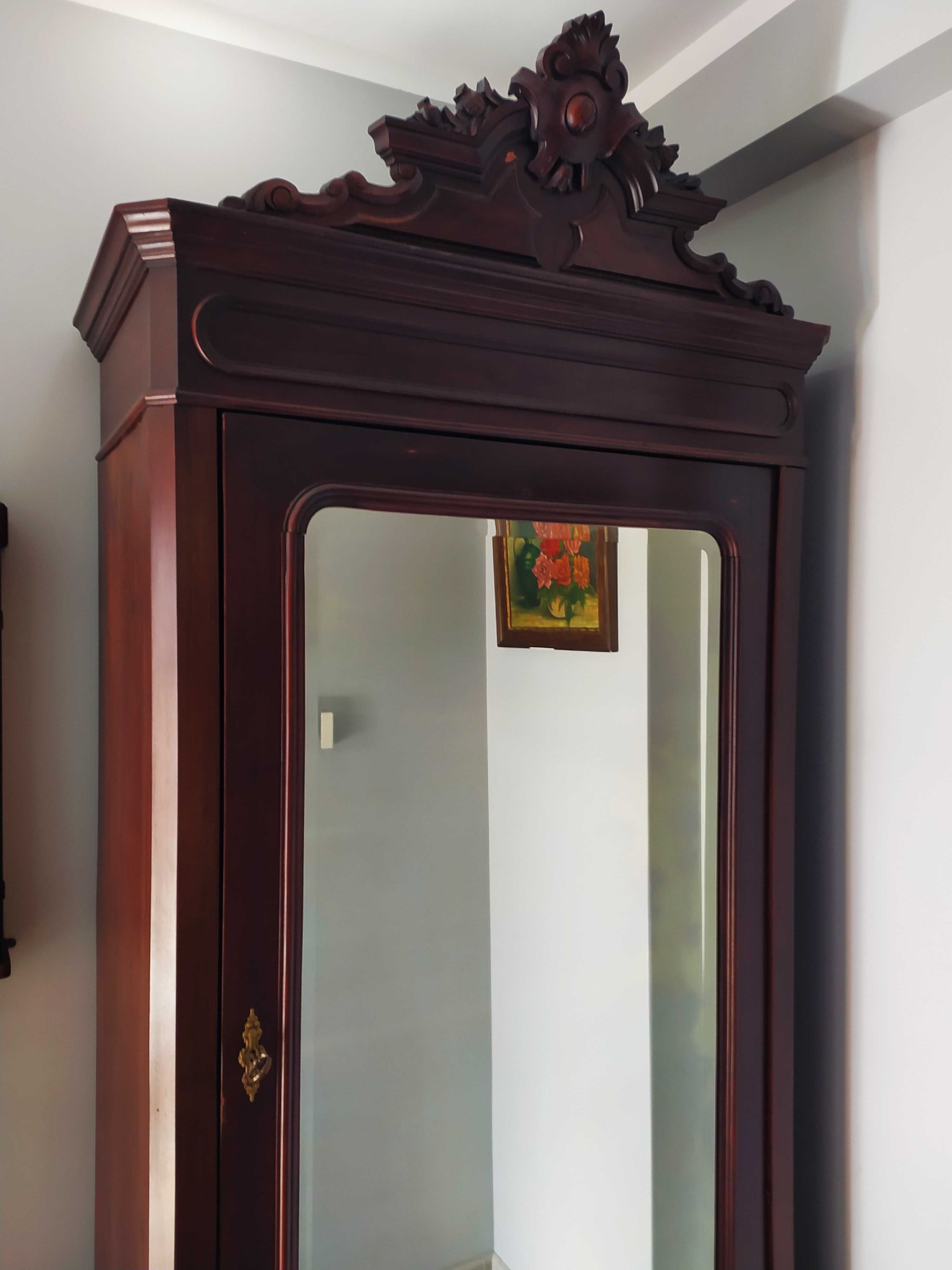150 letnia Szafa w mahoniu z kryształowym lustrem,110x50x235 cm.