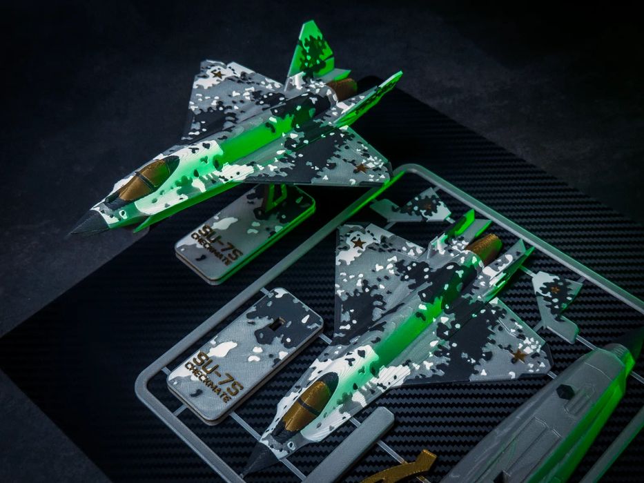 Avião Sukhoi Su-75 Checkmate Kit Card