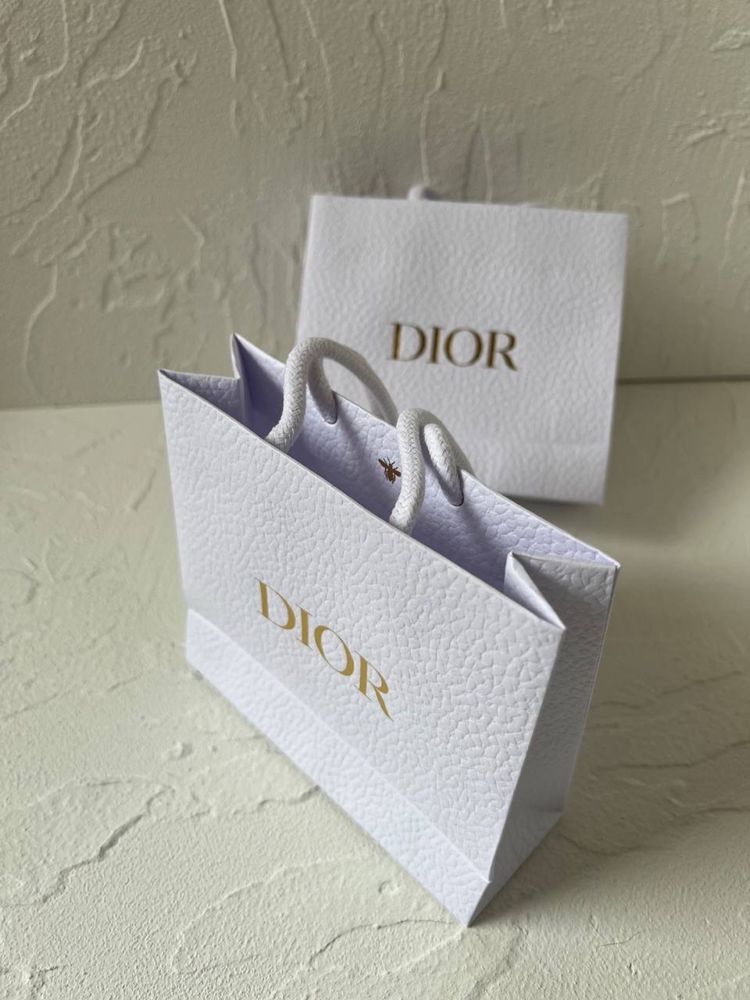 Пакет Dior.