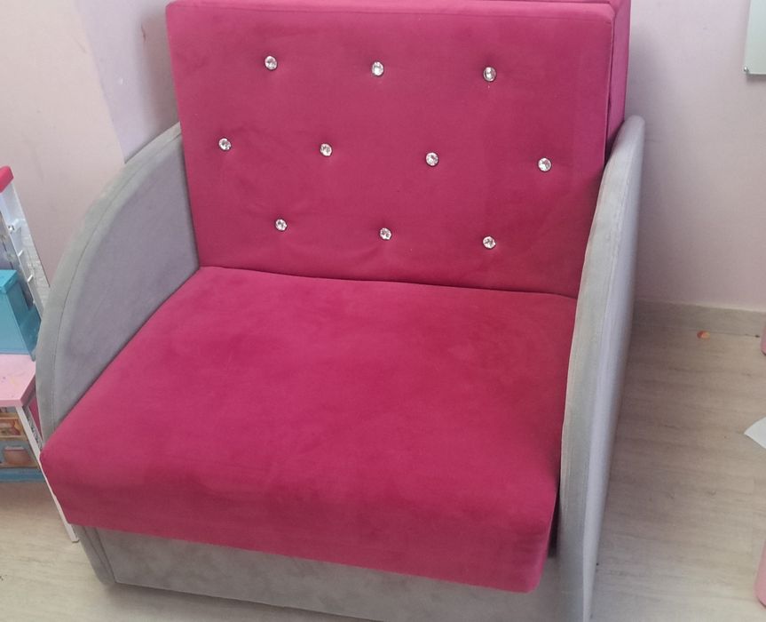Łóżko, sofa dla dziewczynki różowo szare