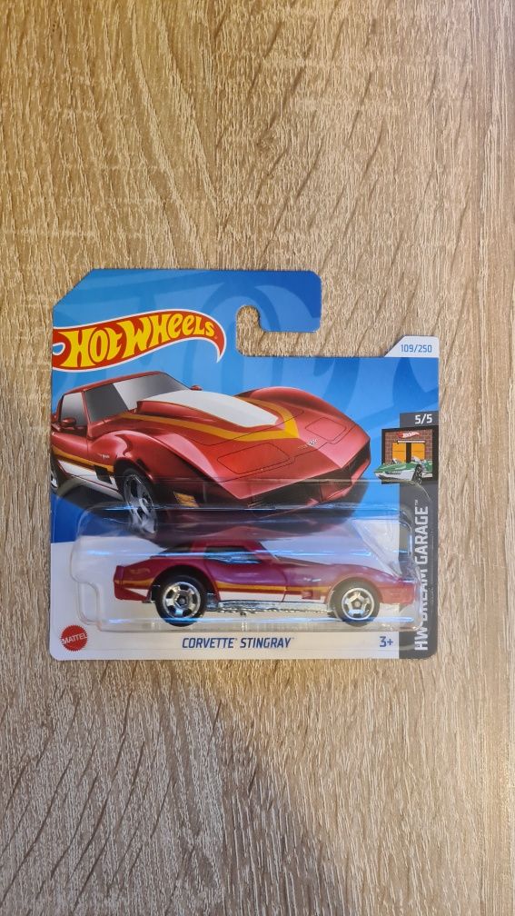 Hot Wheels Corvette Stingray.