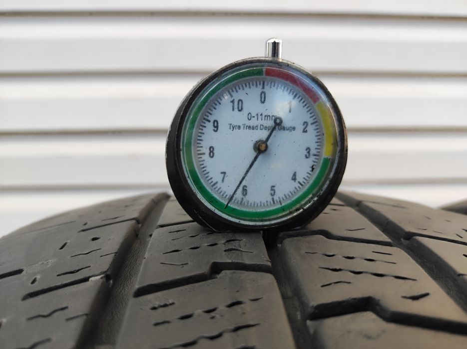235.65.16c Dwie opony zimowe Goodyear Cargo UltraGrip