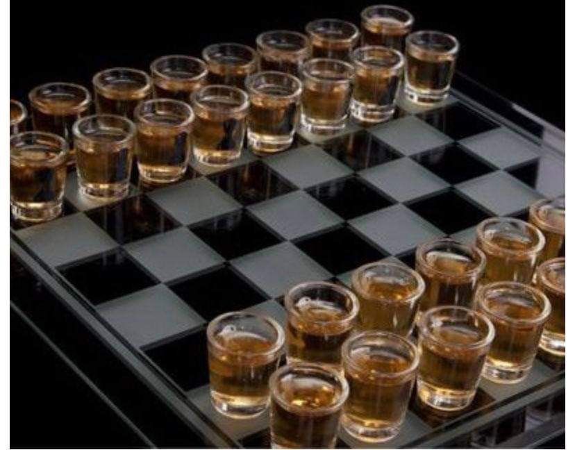 Imprezowe szachy z kieliszkami