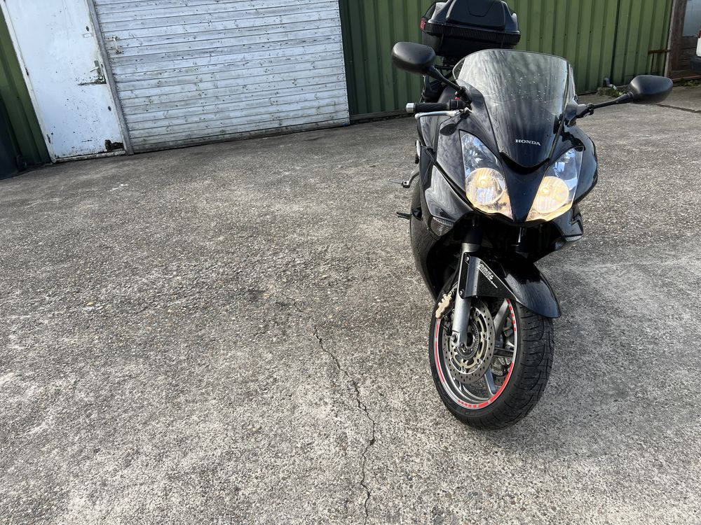 Honda VFR800 V-Tec