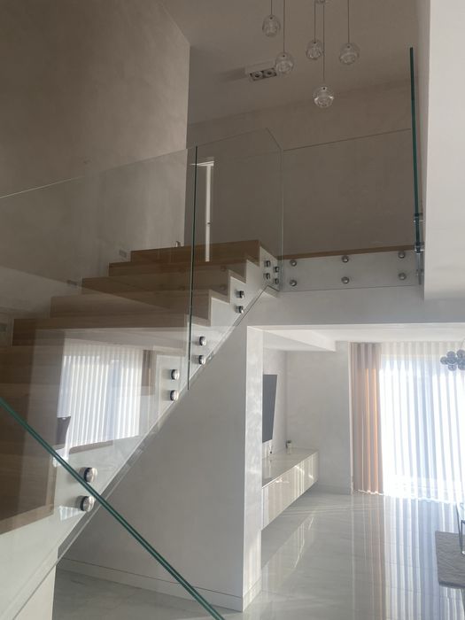 Balustrady szklane, daszki szklane,szklarz,lustra, barierki na balkon