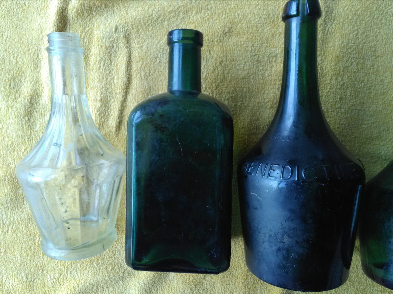 Garrafas antigas diversas