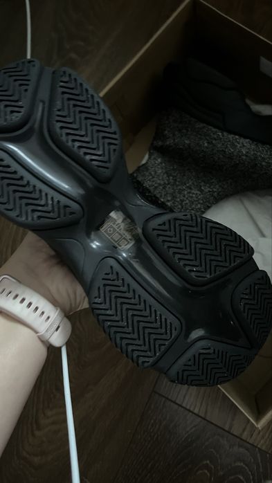 Buty sneakersy Master srebro czarne błyszczące 38 Steve Madden