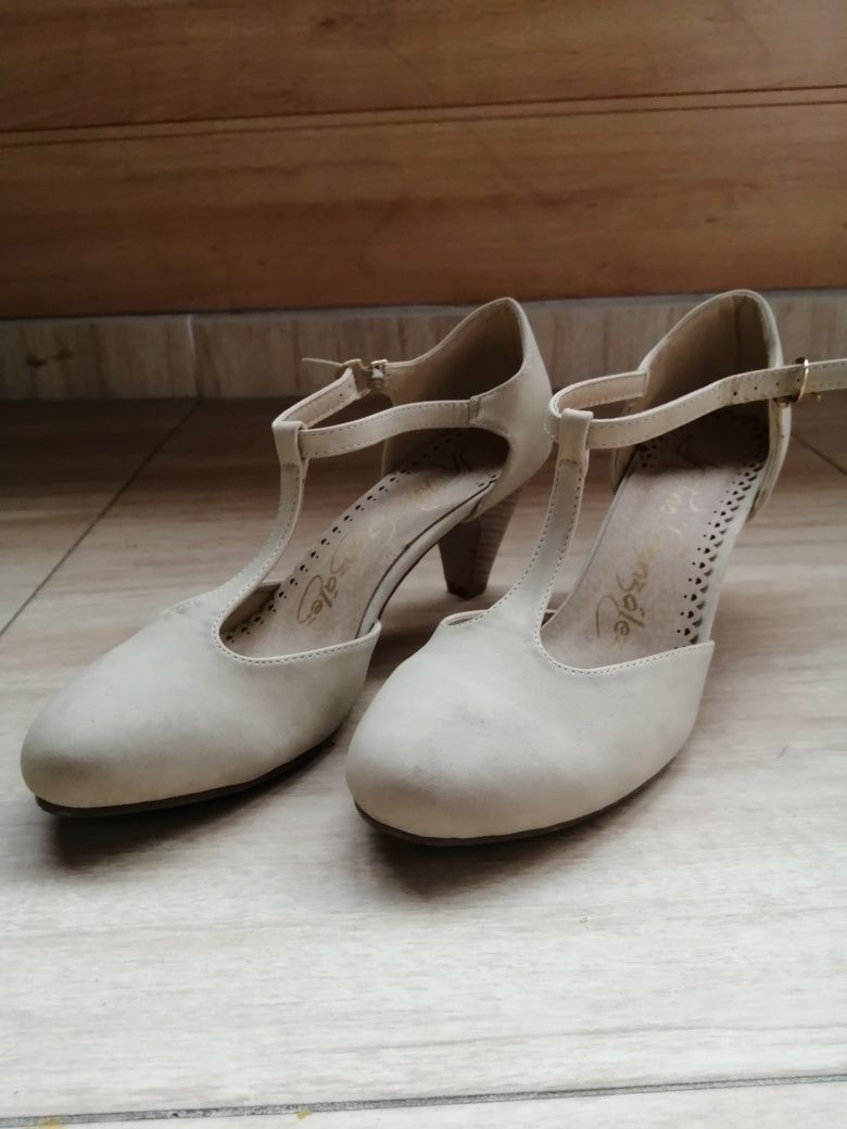 Sapato creme 40 salto