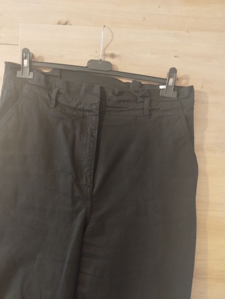 Czarne spodnie Reserved r.42