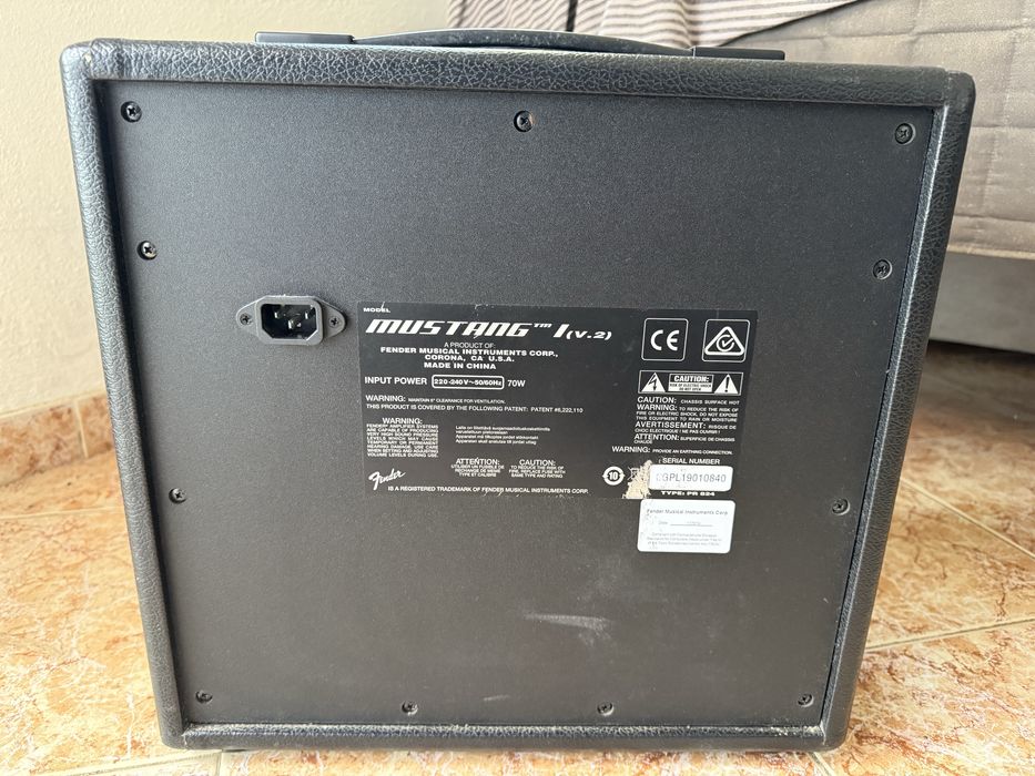 Amplificador fender mustang tm v 2