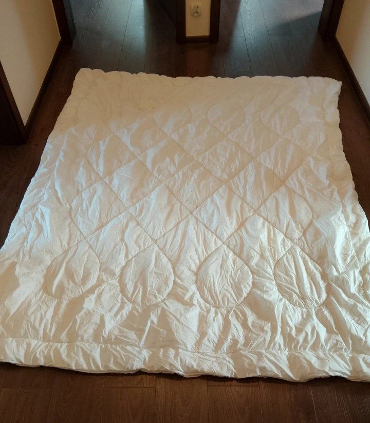 Kołdra 200x220 cm całoroczna