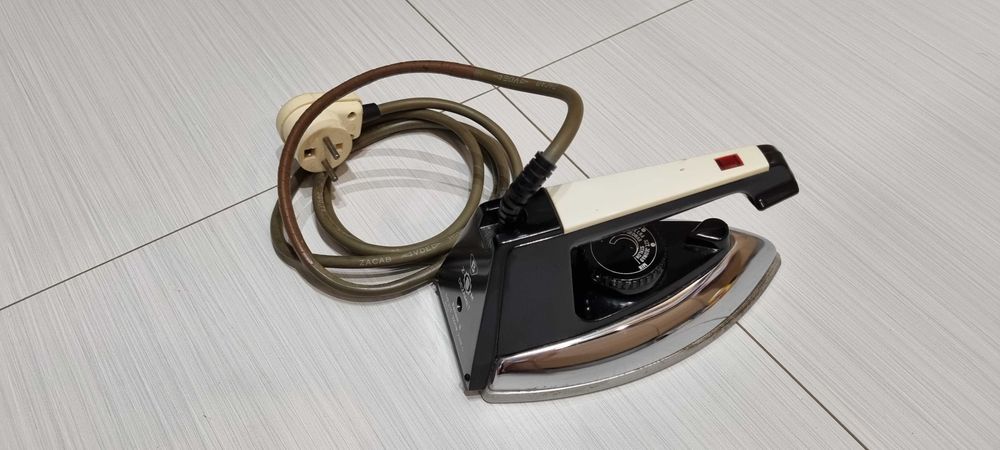 żelazko rodem z PRL DEZAMET  1000W 220V