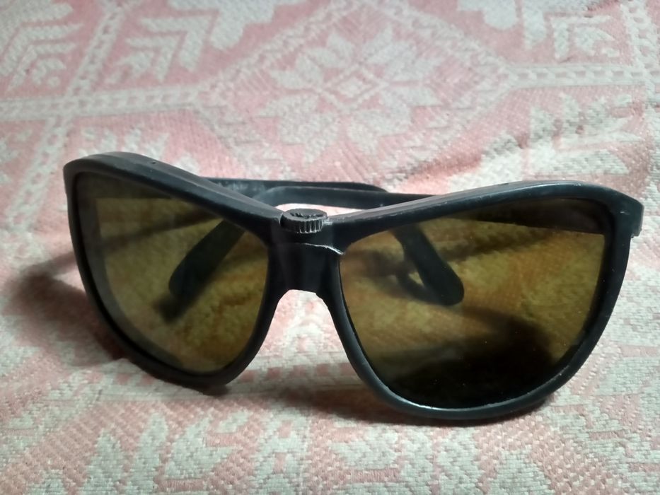 Захтсні окуляри скло пластик